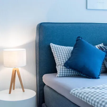 Strandallee 18 アパート